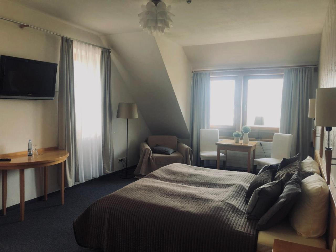 Deckert'S Hotel An Der Klosterpforte ルターシュタット・アイスレーベン エクステリア 写真